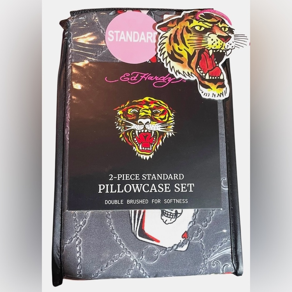 2 Ed Hardy Charcoal Gray Print Pillowcases STD Tigers Skull Ace Cards Chains NIP